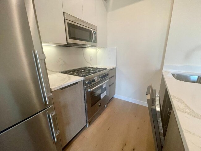 Building Photo - 1 bedroom in Brooklyn NY 11223