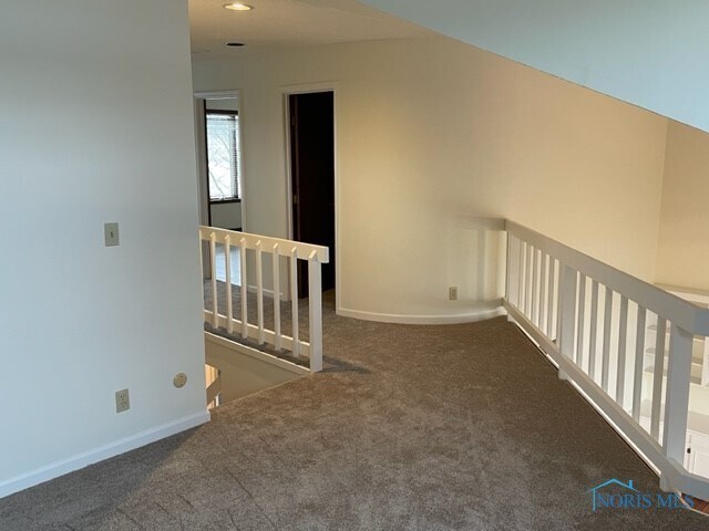 Building Photo - 1013 Fox Run Rd