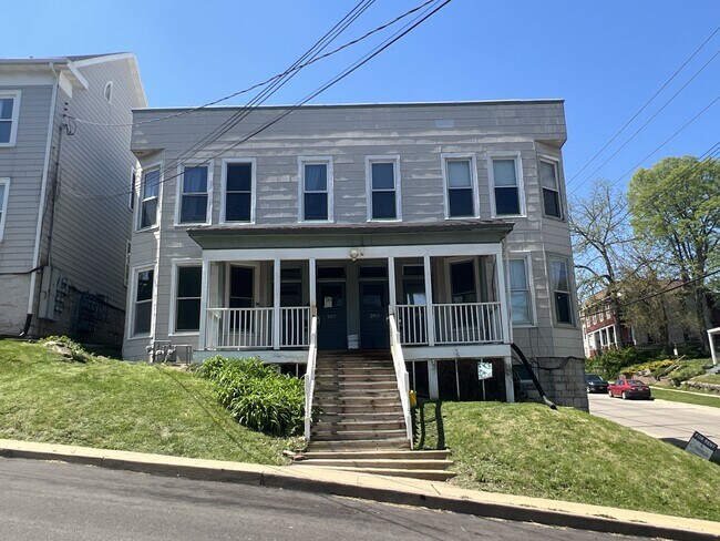 Building Photo - 287 Cardiff St