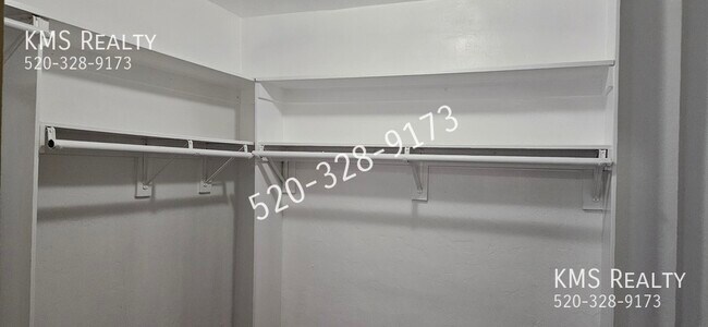 Building Photo - 3536 E Blacklidge Dr