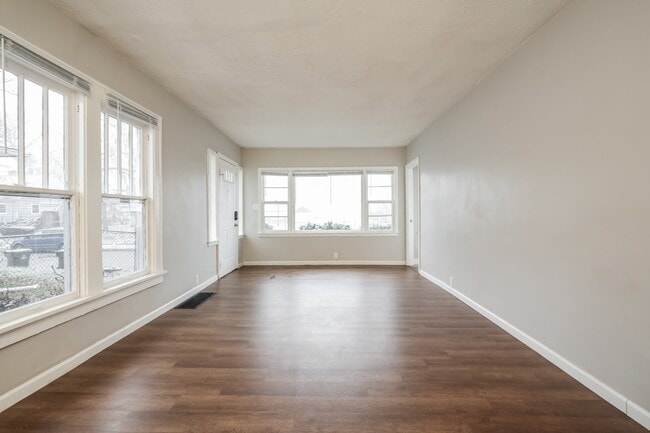 Building Photo - 1346 N Johnson St