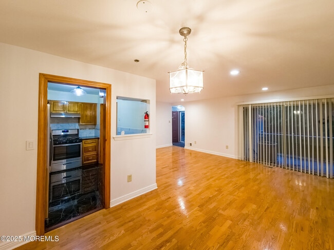 Building Photo - 404 N Lafayette Rd