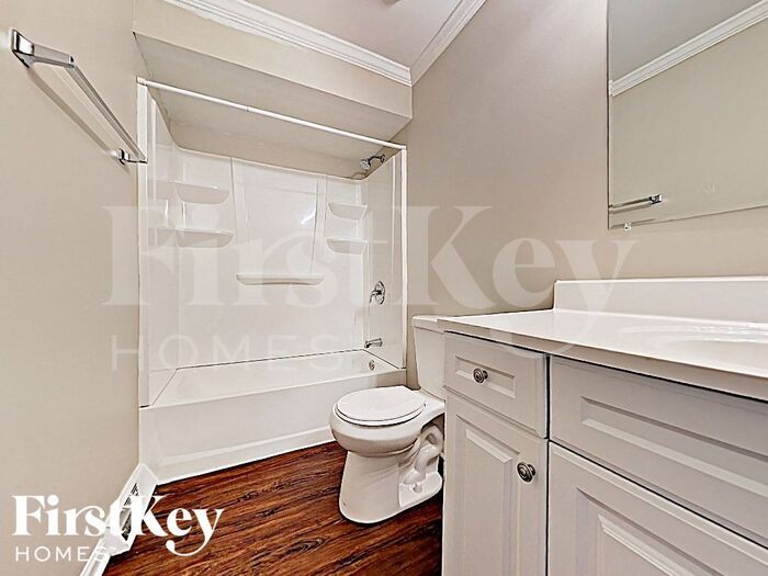 Building Photo - 707 Rose Ln