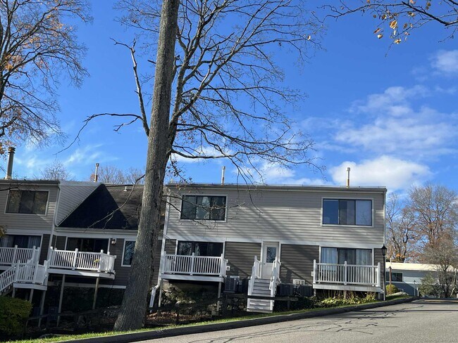 Building Photo - 2 Cook Close