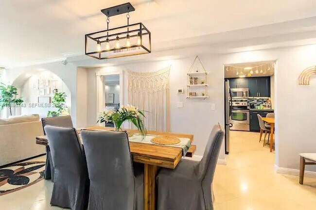 Building Photo - 3901 S Ocean Dr