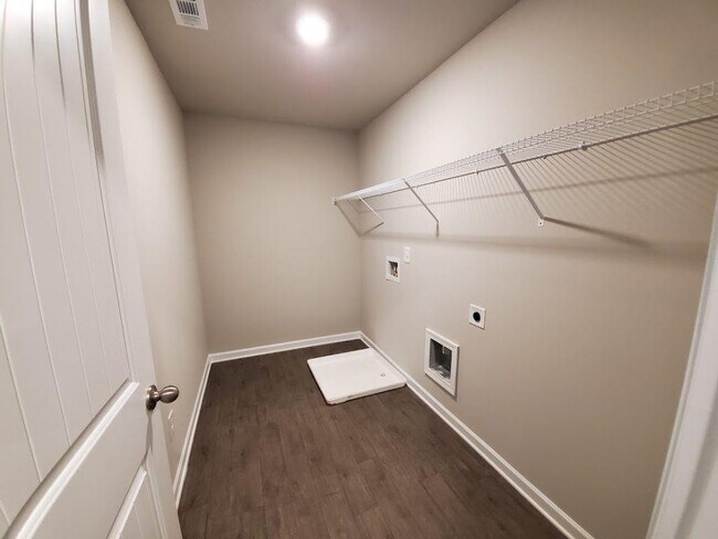 Building Photo - 135 Berry Dr
