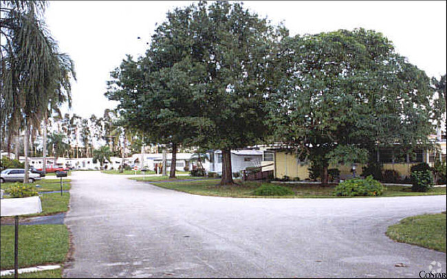 Building Photo - Lauderdale Mobile Home Park