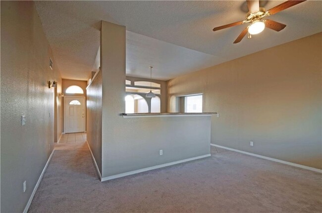 Building Photo - Lovely 4 bedroom inEast Side El Paso!!