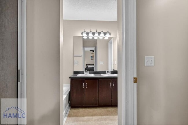 Building Photo - 31 Idus Ln
