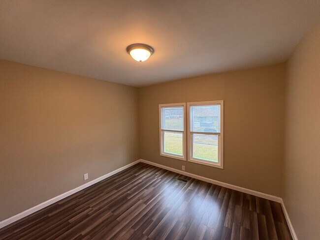 Building Photo - For Rent