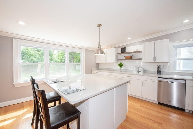 Building Photo - 5 Crescent St