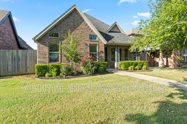 Building Photo - 3205 SW Riverstone Ave