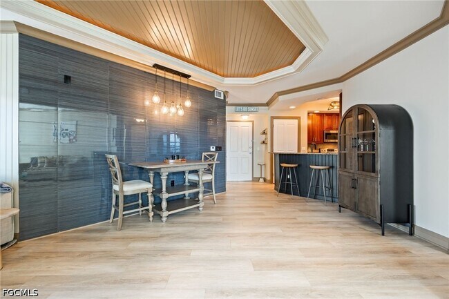 Building Photo - 2825 Palm Beach Blvd