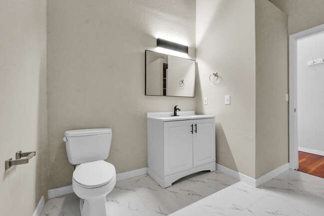 Building Photo - One-of-a-Kind Tejon Street Condo in Unbeatable Location! No Utility Setup Required!