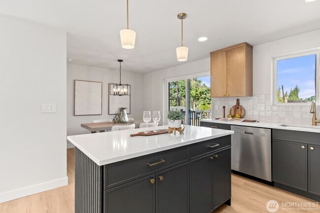 Building Photo - 11602 SE 210th Pl