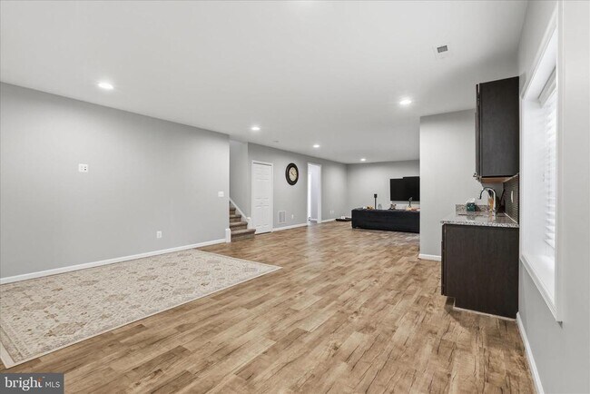 Building Photo - 42522 Stratford Landing Dr