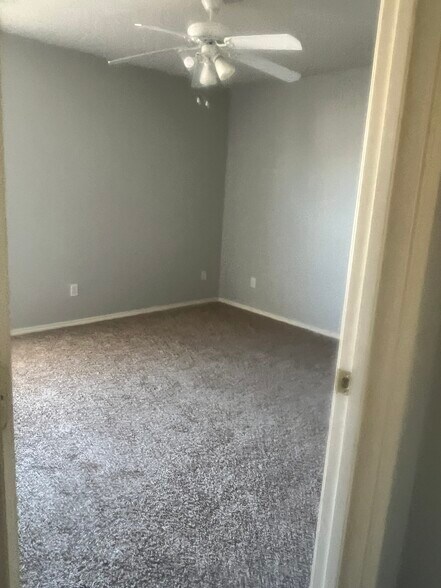 Building Photo - 3106 SW Deerfield Blvd