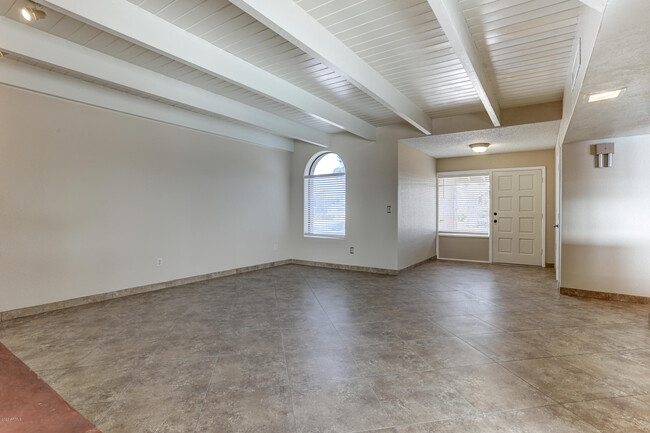 Building Photo - 17137 E Rand Dr