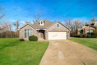 Building Photo - 203 W 54th Ct