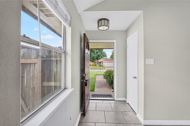 Building Photo - 3922 Pintan Ln