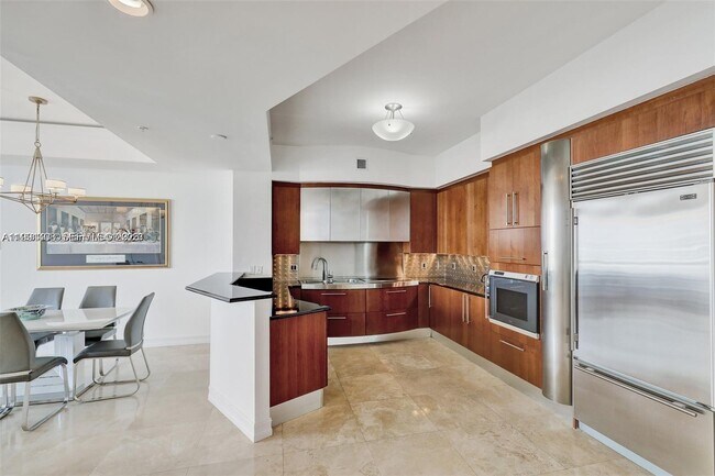 Building Photo - 18101 Collins Ave