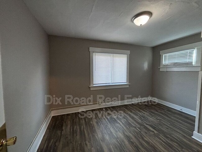 Building Photo - 1501 Viola Ave