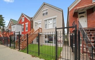 Building Photo - 2721 S Pulaski Rd