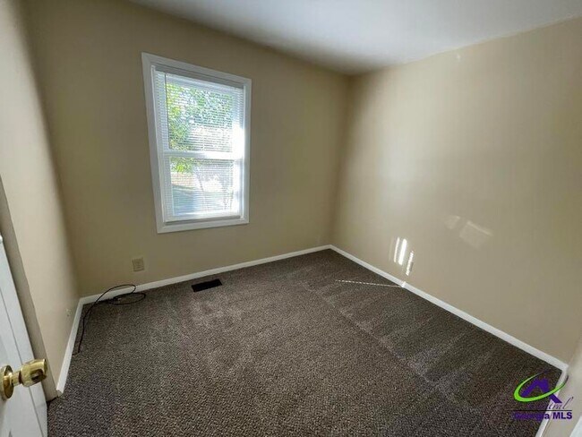 Building Photo - 111 Nix Way