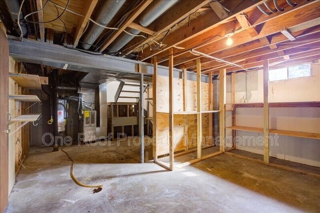 Building Photo - 701 Linwood Dr