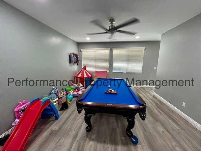 Building Photo - Stunning 4 Bed/3 Bath NW Bakersfield Home ...