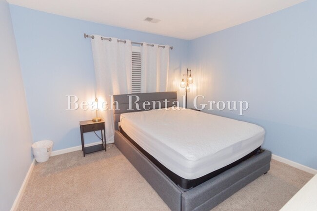 Building Photo - 4109 Pinehurst Cir