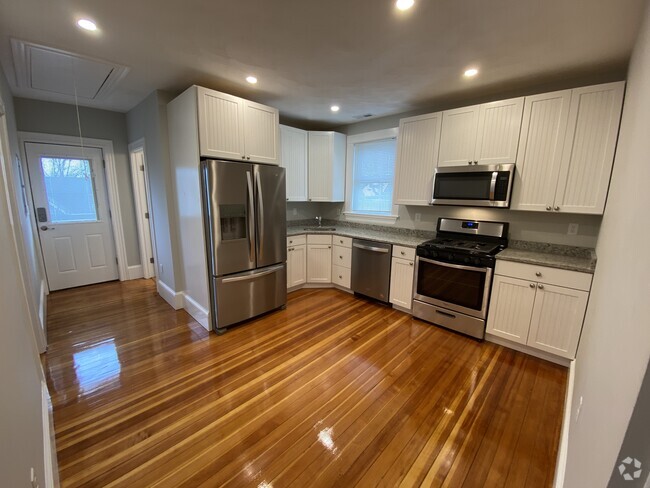 Building Photo - 307 Highland Ave