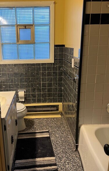 Bathroom - 2327 University Ave