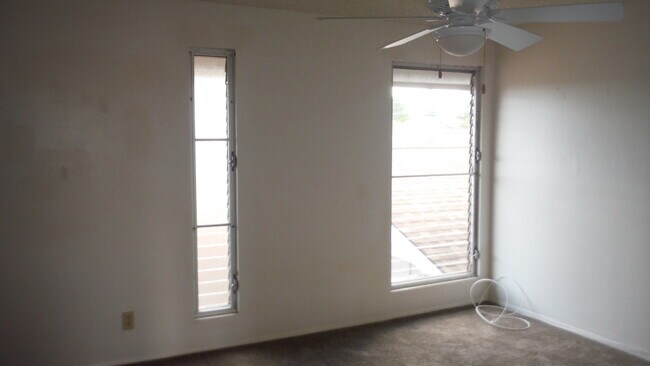 Building Photo - 112SEN