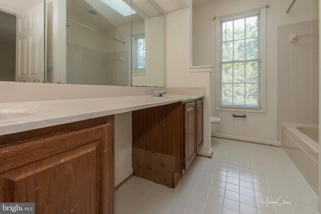 Building Photo - 14114 Silent Wood Way