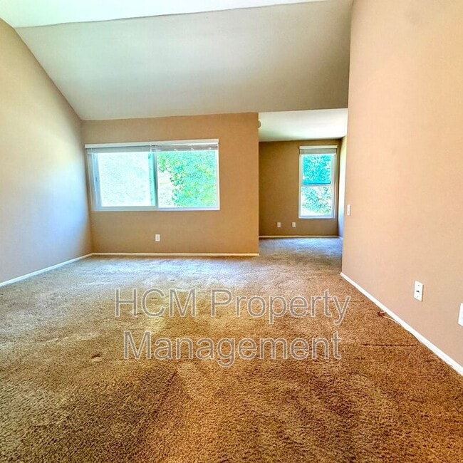 Building Photo - 25761 Le Parc