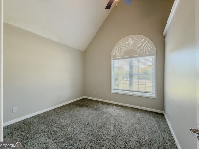 Building Photo - 593 Red Tip Ln