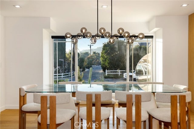 Building Photo - 9742 Farralone Ave