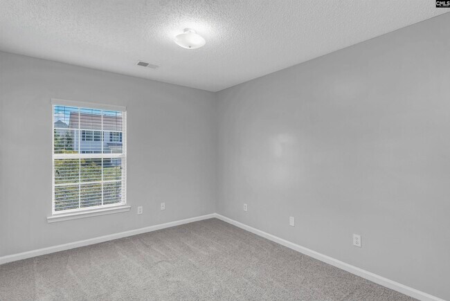 Building Photo - 141 Wigmore Ln