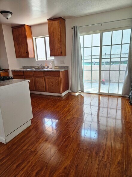 Building Photo - 4420 W 169th St