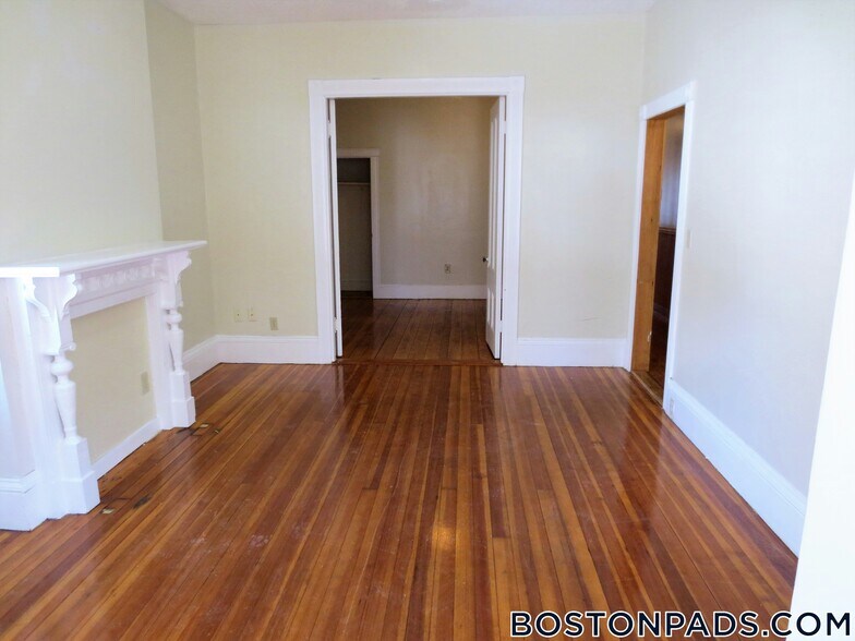 Building Photo - 53 Georgia St