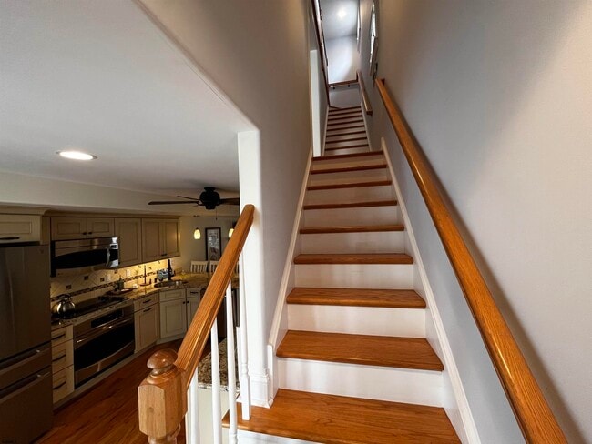 Building Photo - 629 Central Ave