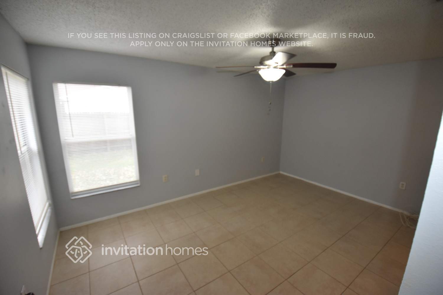 Building Photo - 1117 W Knollwood St