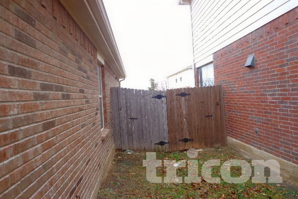 Building Photo - 8457 Asheville Ln