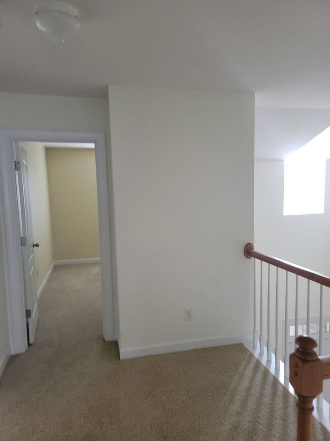 Building Photo - Nice Townhome off Providence Rd/485 South