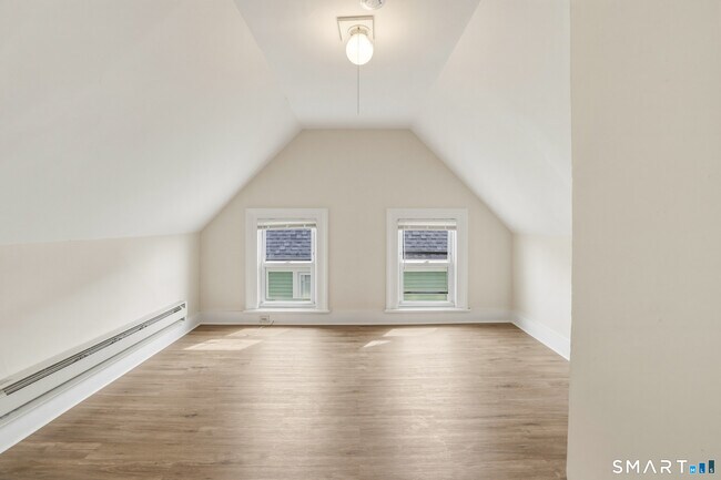 Building Photo - 784 Howard Ave