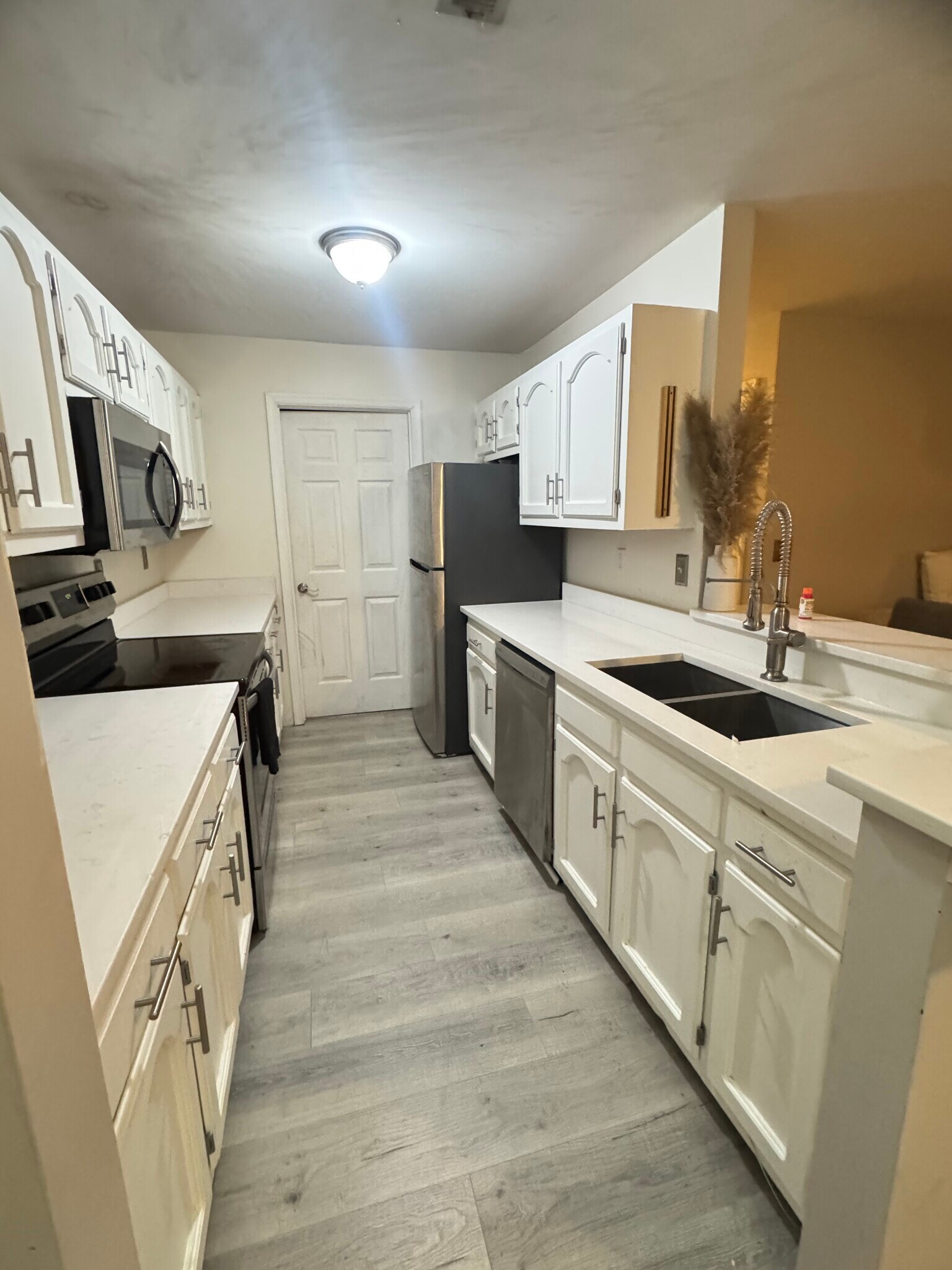 Building Photo - 414 Delaware Ave