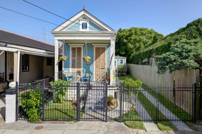 Primary Photo - 1316 Joliet St