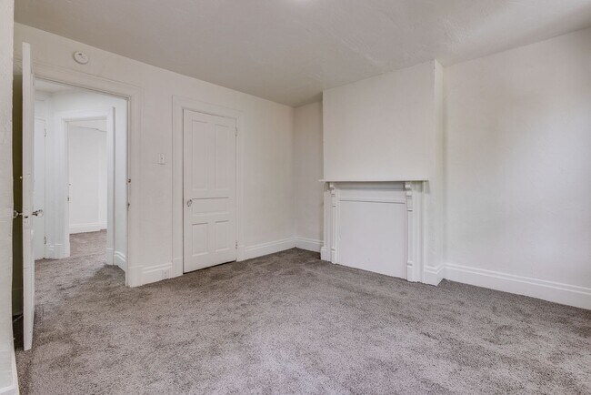 Building Photo - 112 Tecumseh St