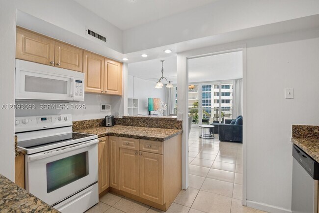Building Photo - 3505 S Ocean Dr